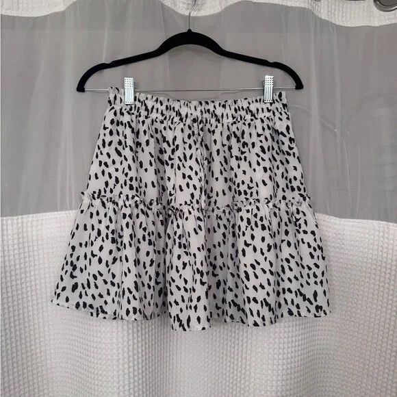 Princess Polly Light of Life Black and White Tiered Skater Mini Skirt Size 6 - Picture 2 of 3